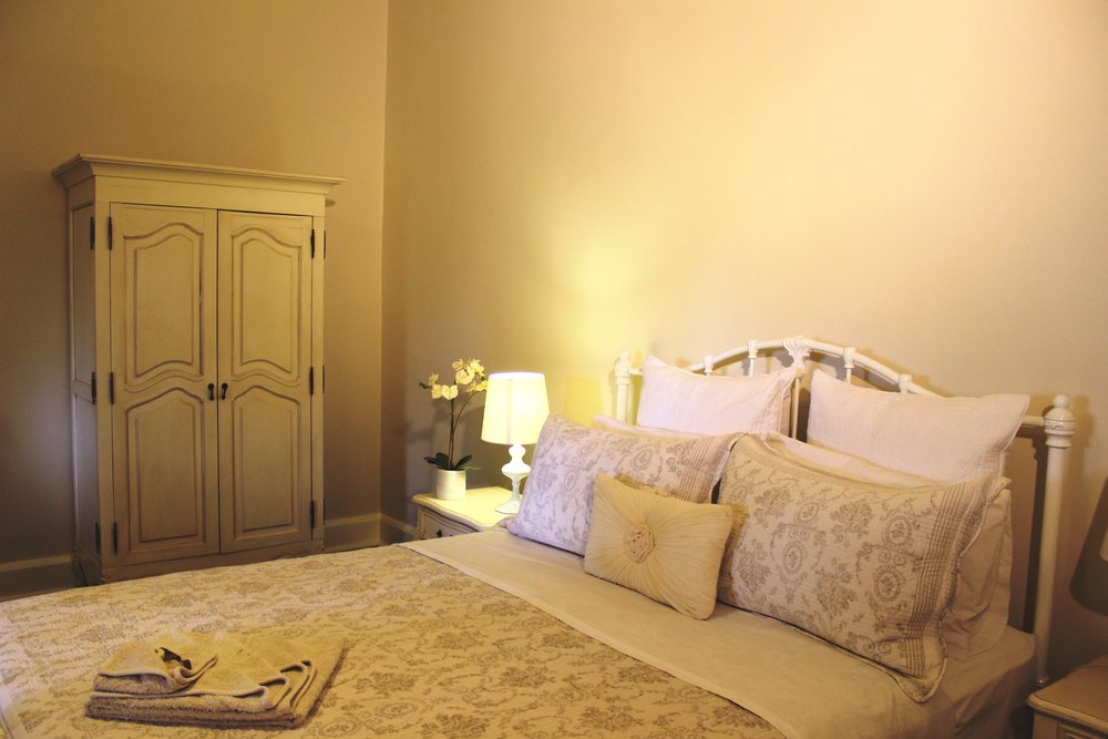 Guest bedroom2.JPG